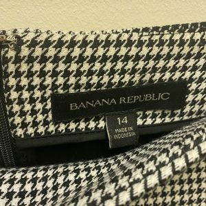 Banana Republic Black & White Houndstooth Skirt 14